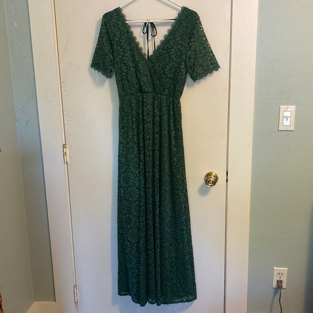 Green Lace Maxi Dress with V-Neck